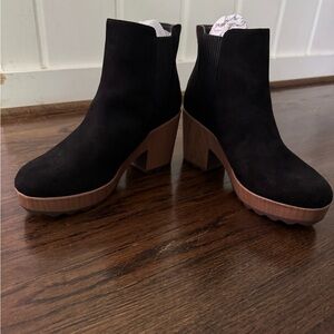 Dr. Scholl's Black Ankle Boots with Brown Heel- BRAND NEW- Size 10